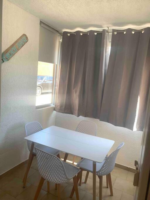 Appartement F2 Bord De Mer Фронтиньян Экстерьер фото